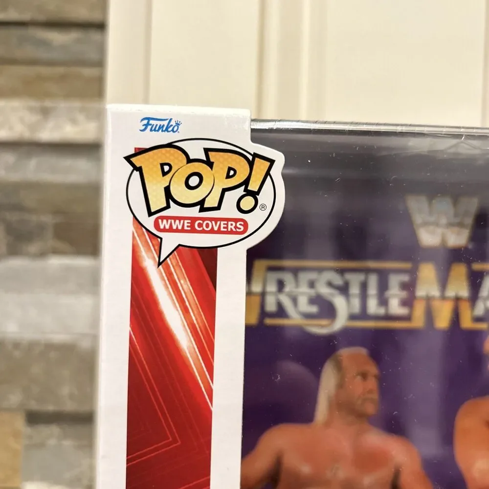 Funko Pop! Slam Cover with Case: WWE - Hulk Hogan - Target (Exclusive) #4 - READ